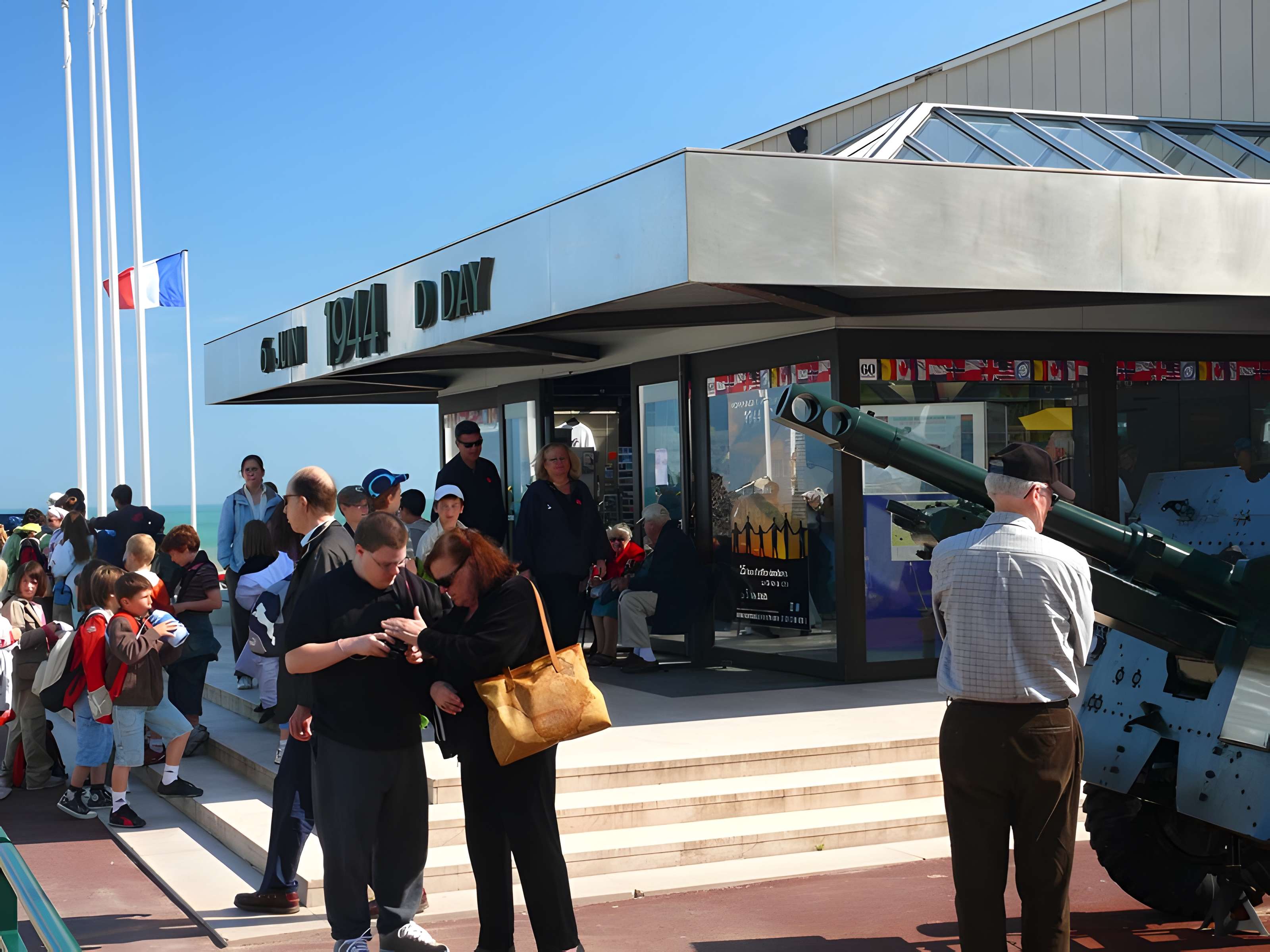 Musée du débarquement d'Arromanches-les-Bains entrée du musée