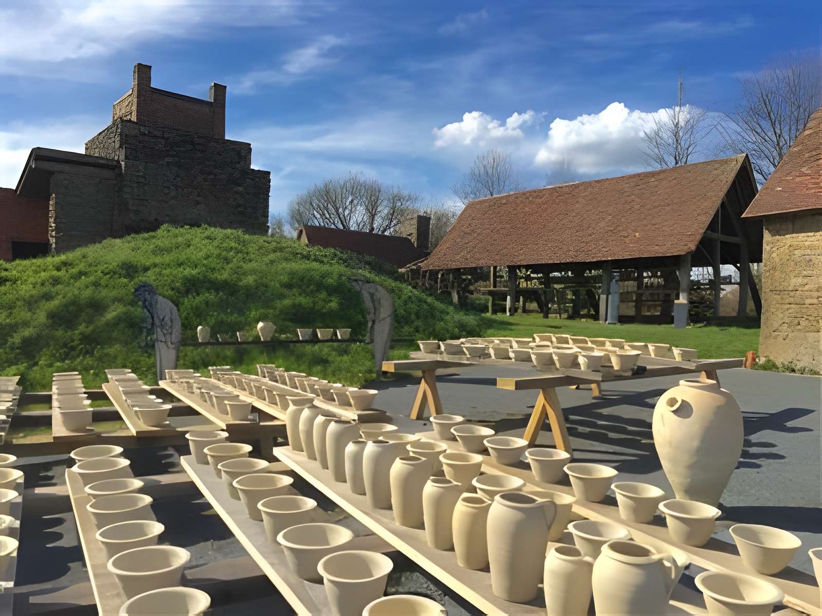 Musée régional de la poterie à Ger extérieur du musée