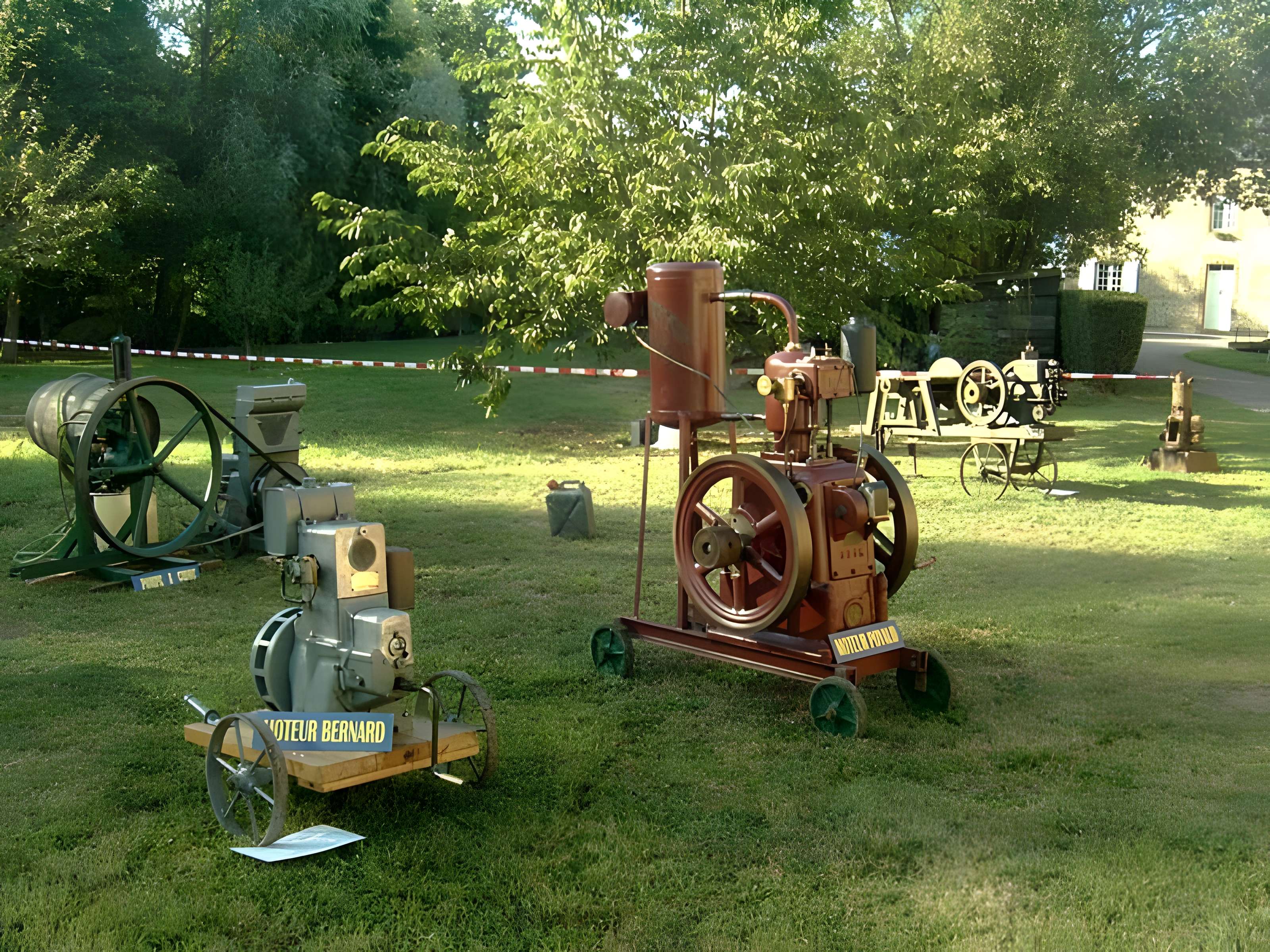 Musée vivant de l'énergie à Chandai extérieur du musée