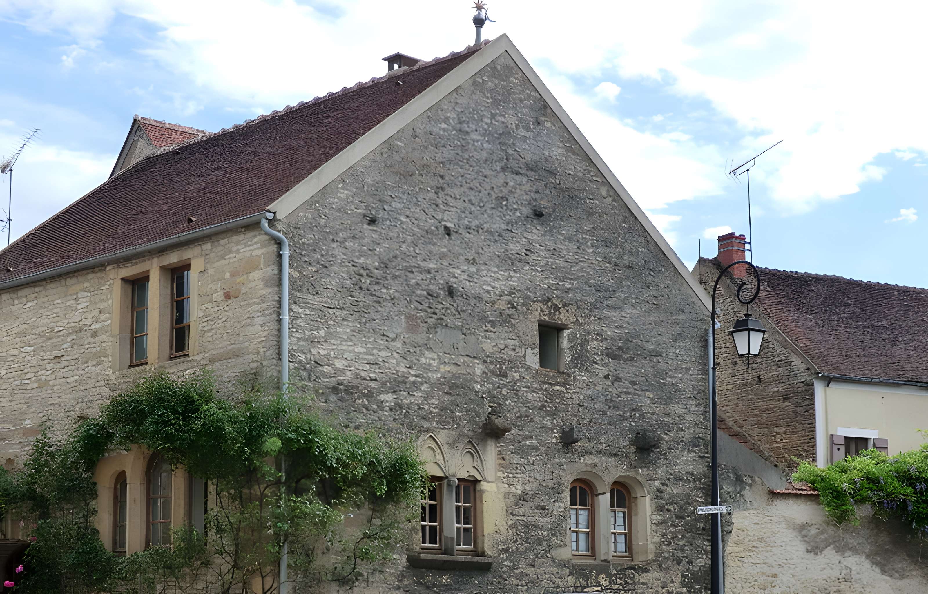 Musée des fouilles des Fontaines Salées à Saint-Père