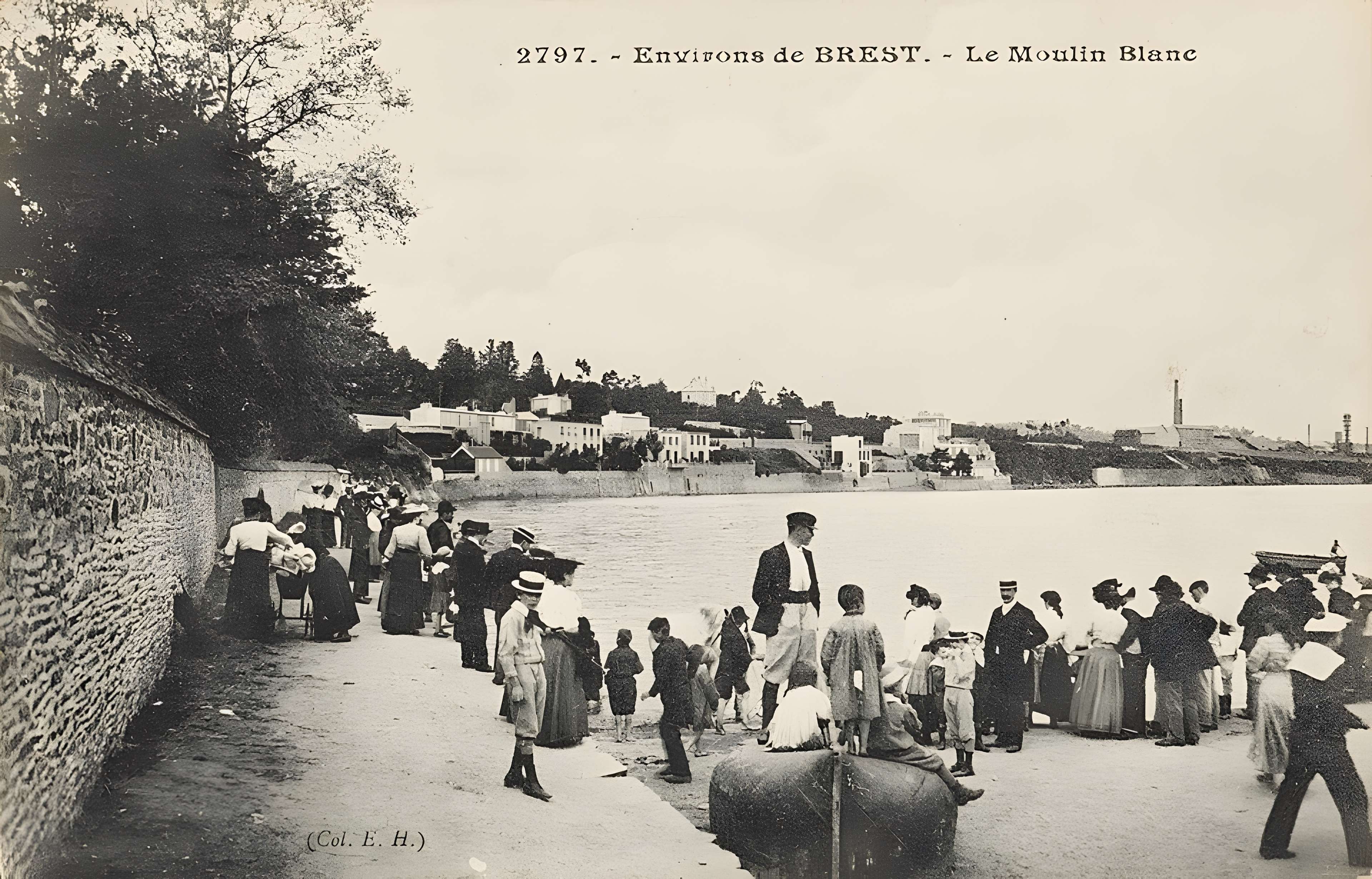 Musée de la carte postale à Baud