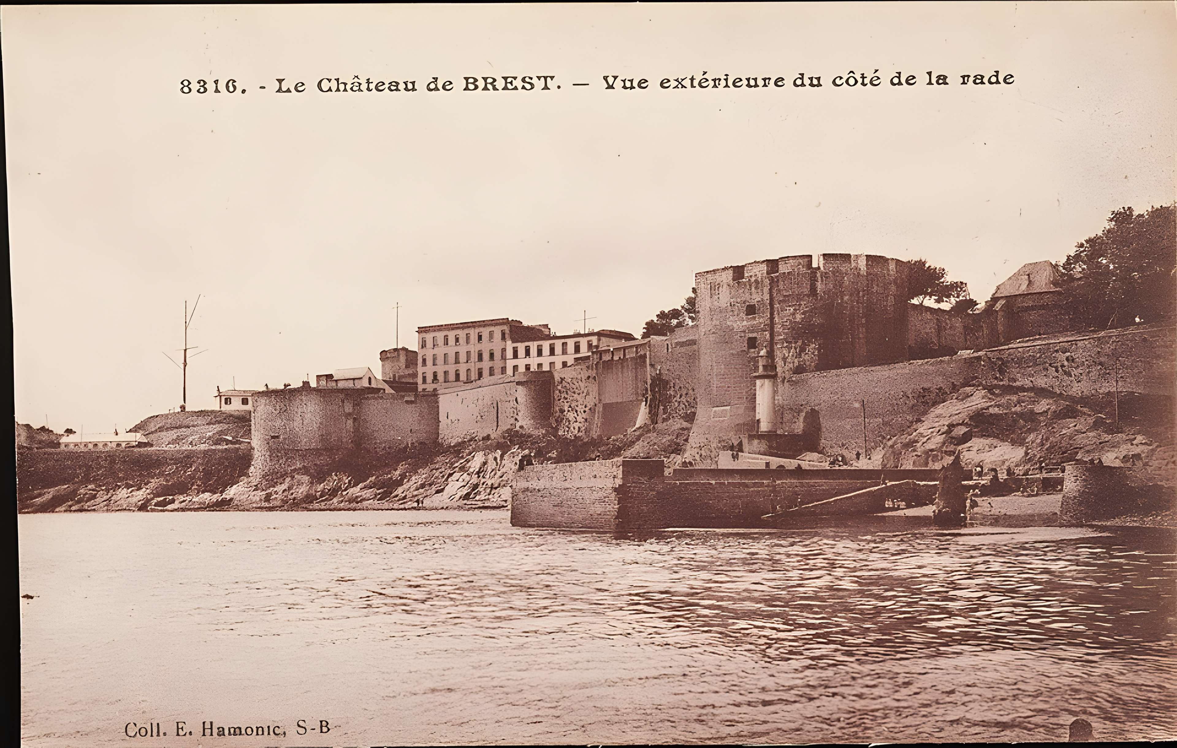 Musée de la carte postale à Baud