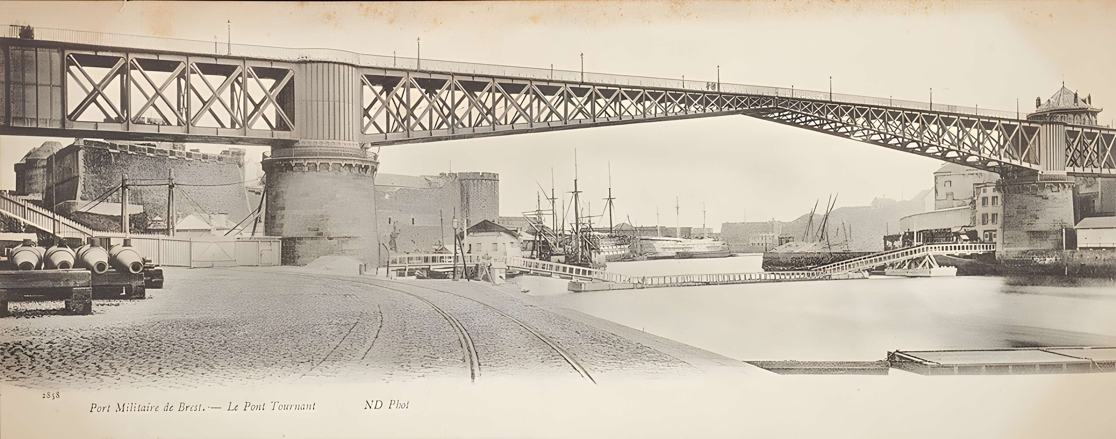 Musée de la carte postale à Baud