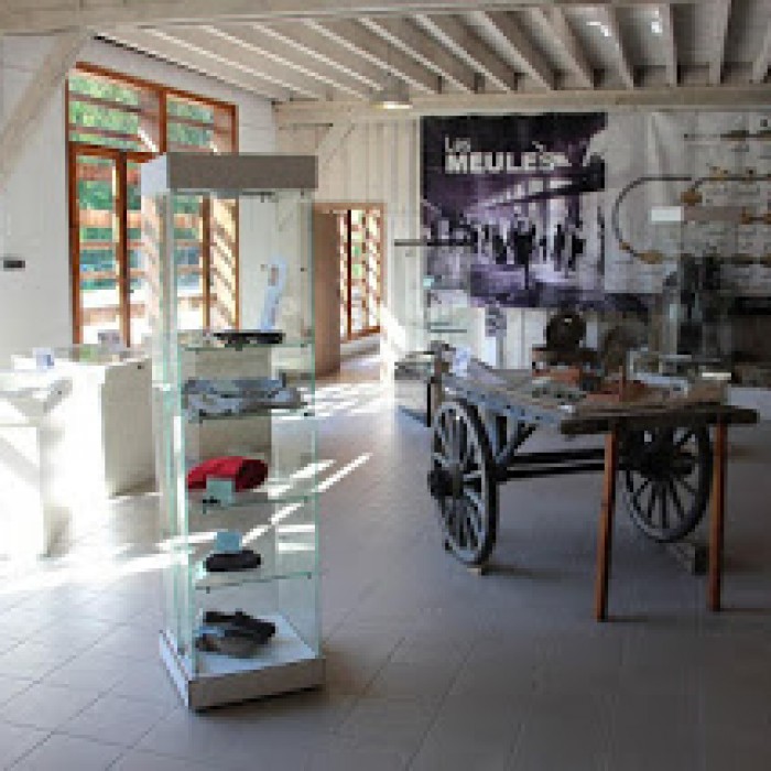 Photo de Musée des meules et pavés du bassin dÉpernon