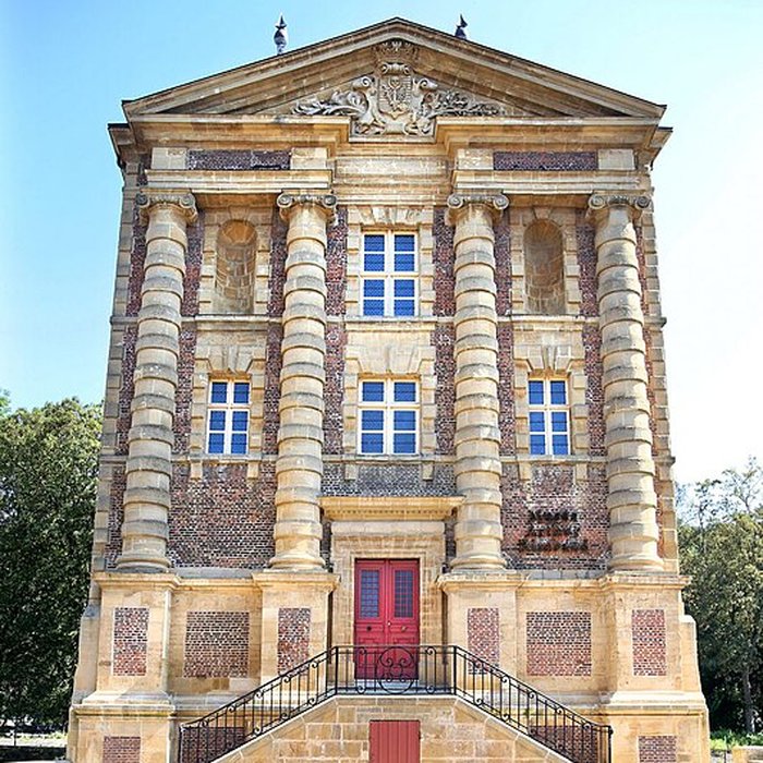 Photo de Vieux moulin, actuellement musées Rimbaud et de lArdenne