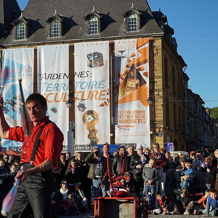 Photo de Vieux moulin, actuellement musées Rimbaud et de lArdenne