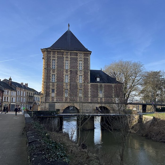 Photo de Vieux moulin, actuellement musées Rimbaud et de lArdenne
