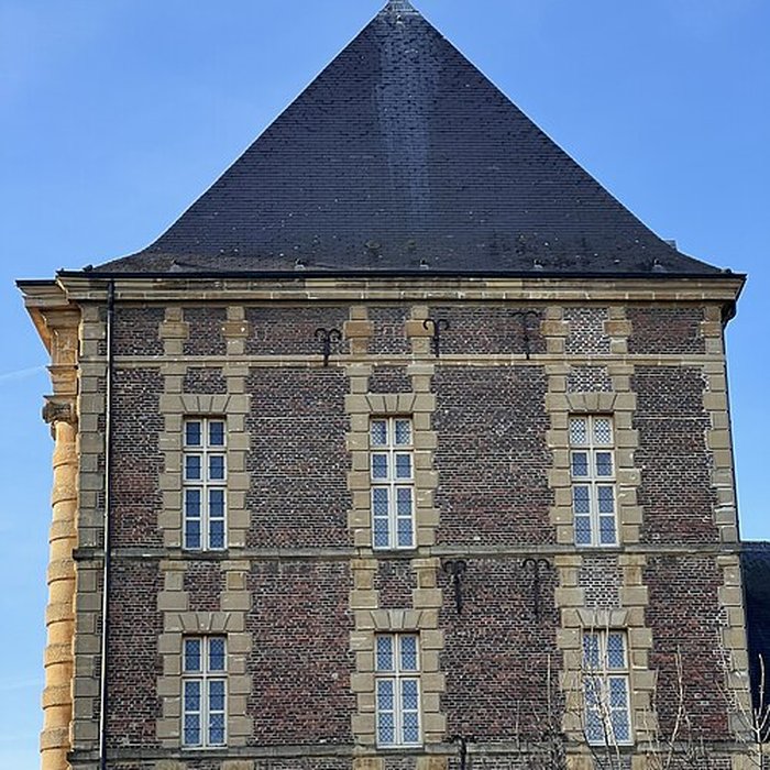 Photo de Vieux moulin, actuellement musées Rimbaud et de lArdenne