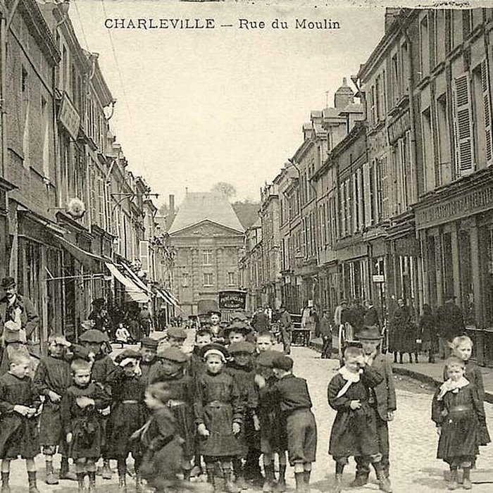 Photo de Vieux moulin, actuellement musées Rimbaud et de lArdenne