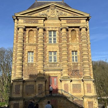 Vieux moulin, actuellement musées Rimbaud et de lArdenne