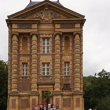 Vieux moulin, actuellement musées Rimbaud et de lArdenne