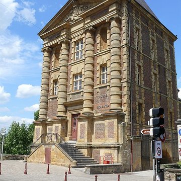 Vieux moulin, actuellement musées Rimbaud et de lArdenne