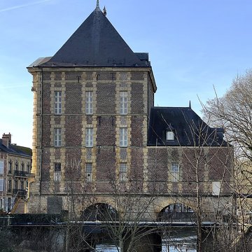 Vieux moulin, actuellement musées Rimbaud et de lArdenne