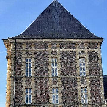 Vieux moulin, actuellement musées Rimbaud et de lArdenne
