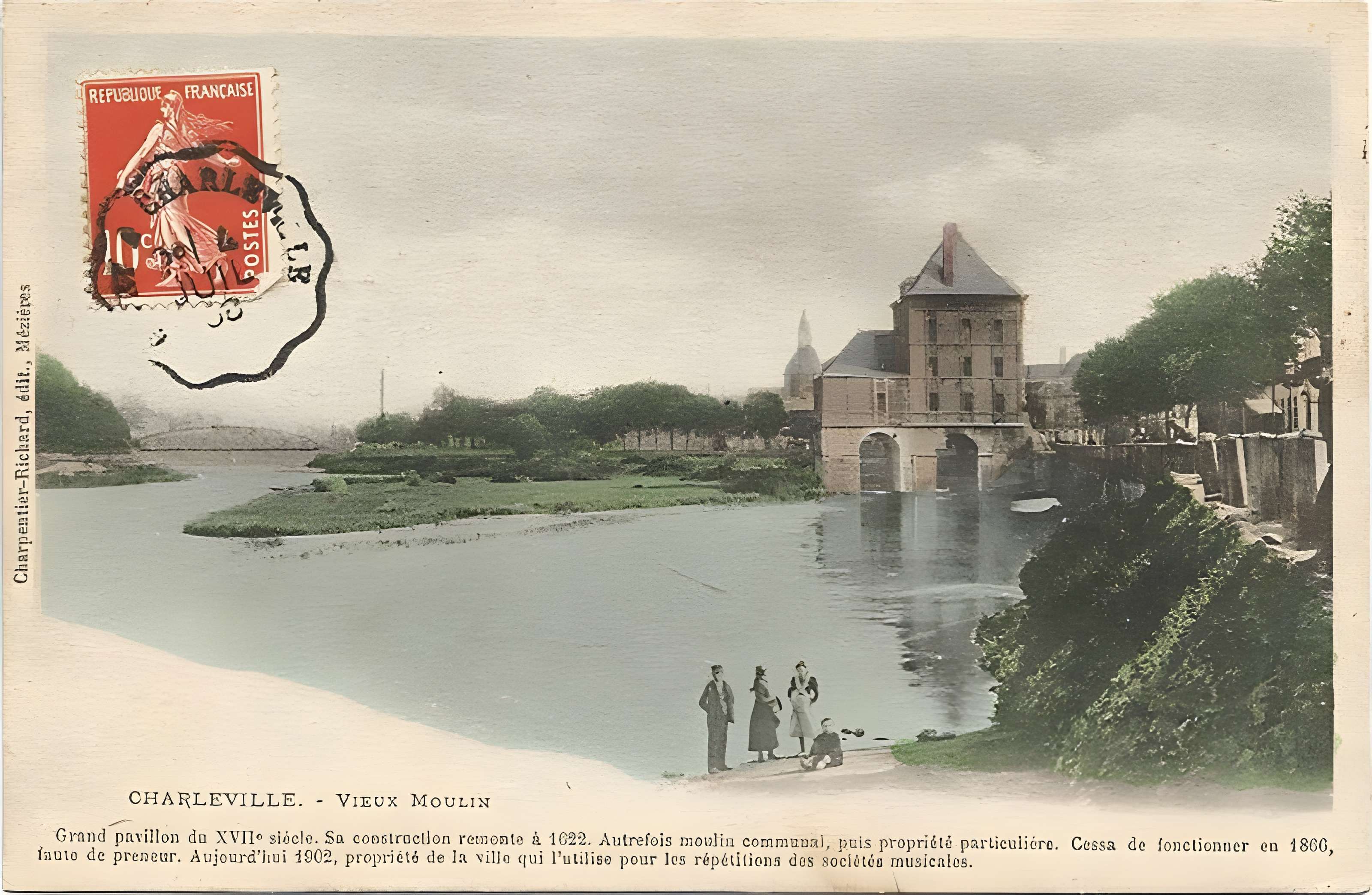 Vieux moulin, actuellement musées Rimbaud et de l'Ardenne
