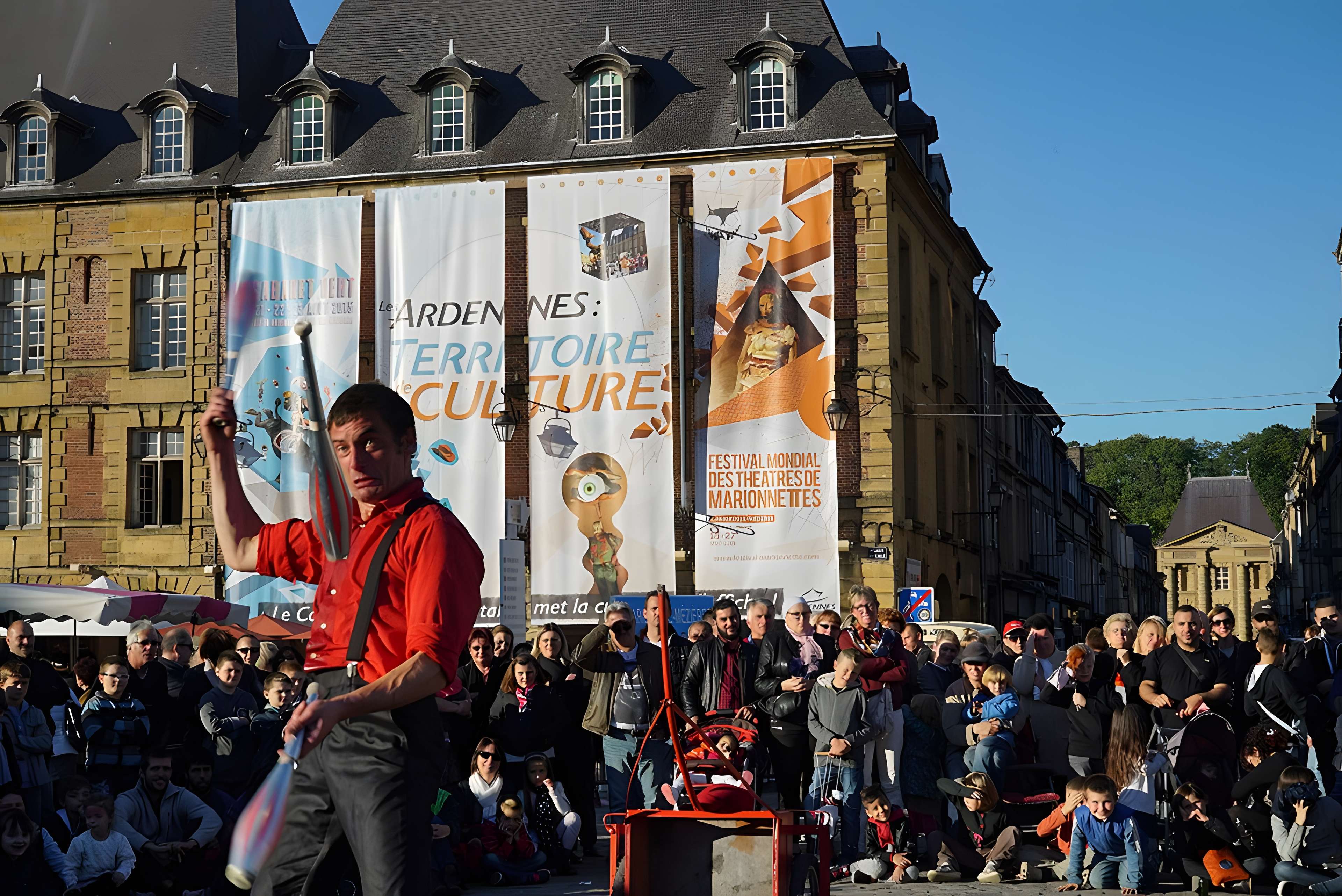Vieux moulin, actuellement musées Rimbaud et de l'Ardenne