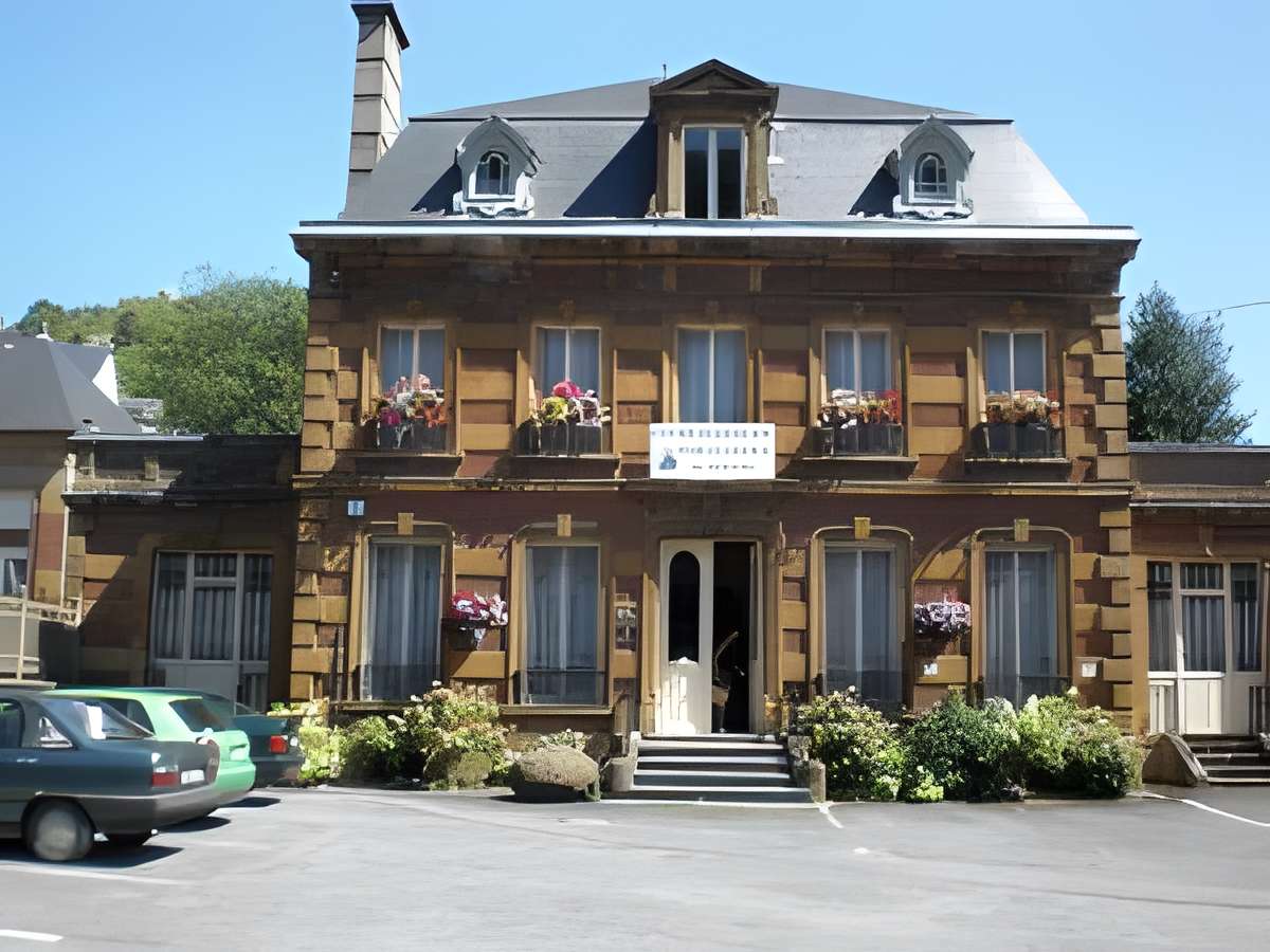 Musée des minéraux à Bogny-sur-meuse entrée du musée