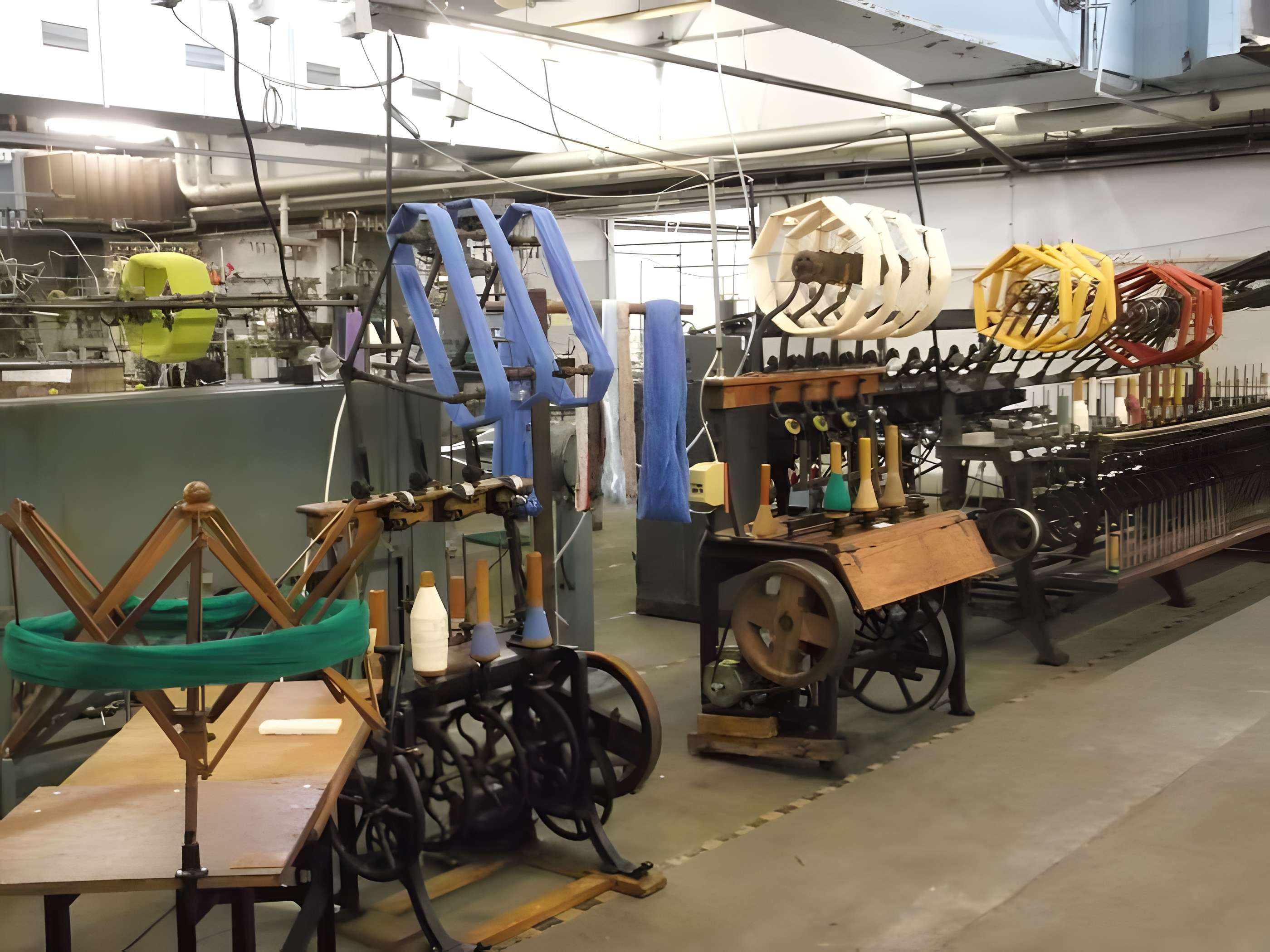 Musée vivant de la Bonnetterie de Romilly-sur-Seine intérieur du musée