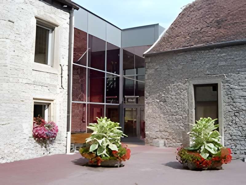 Musée municipal d'archéologie et de peinture de Bourbonne-les-Bains Façade du musée