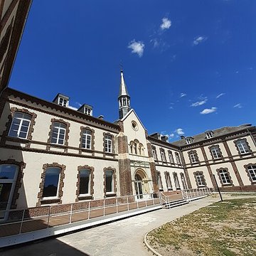 Musée du verre, de la pierre et du livre de Conches-en-Ouche