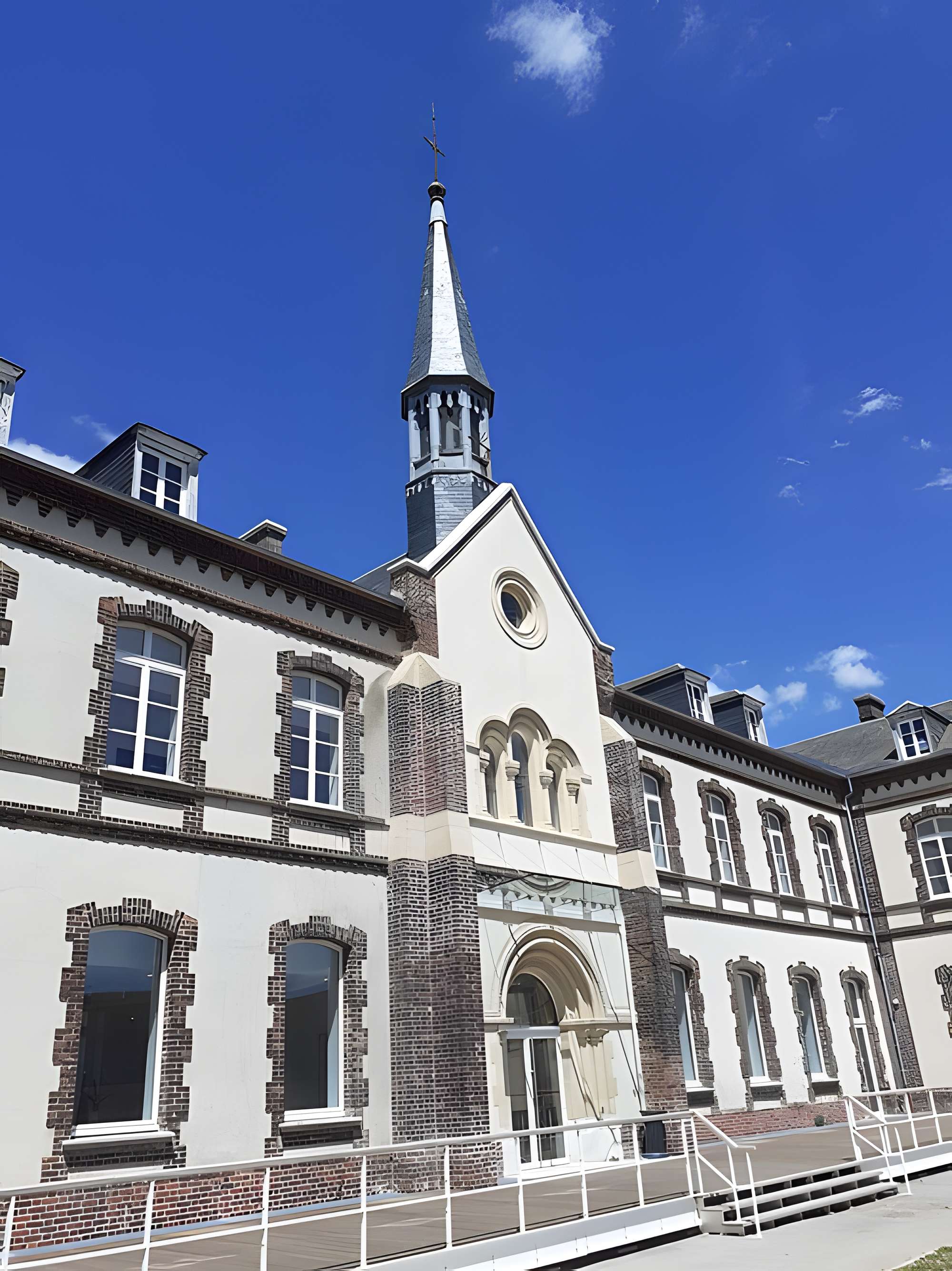 Musée du verre, de la pierre et du livre de Conches-en-Ouche