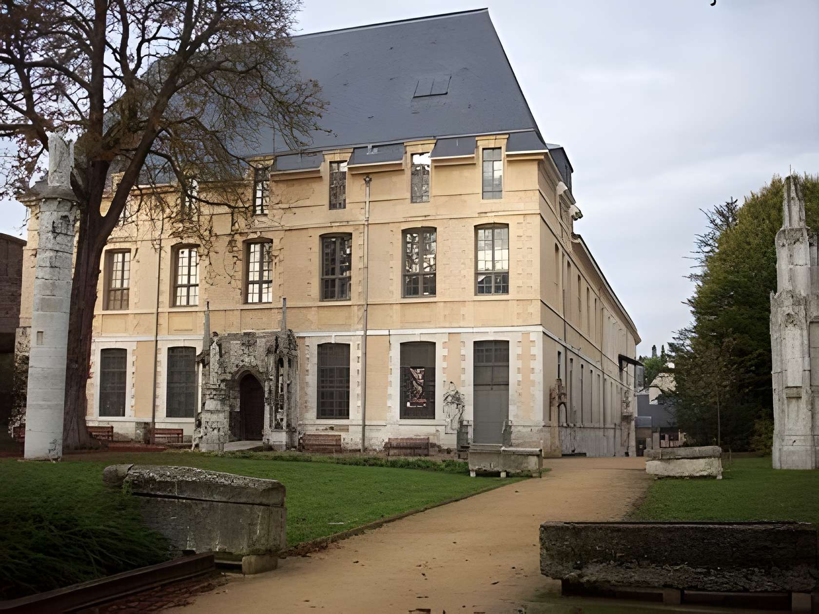 Musée départemental des antiquités de Rouen extérieur du musée