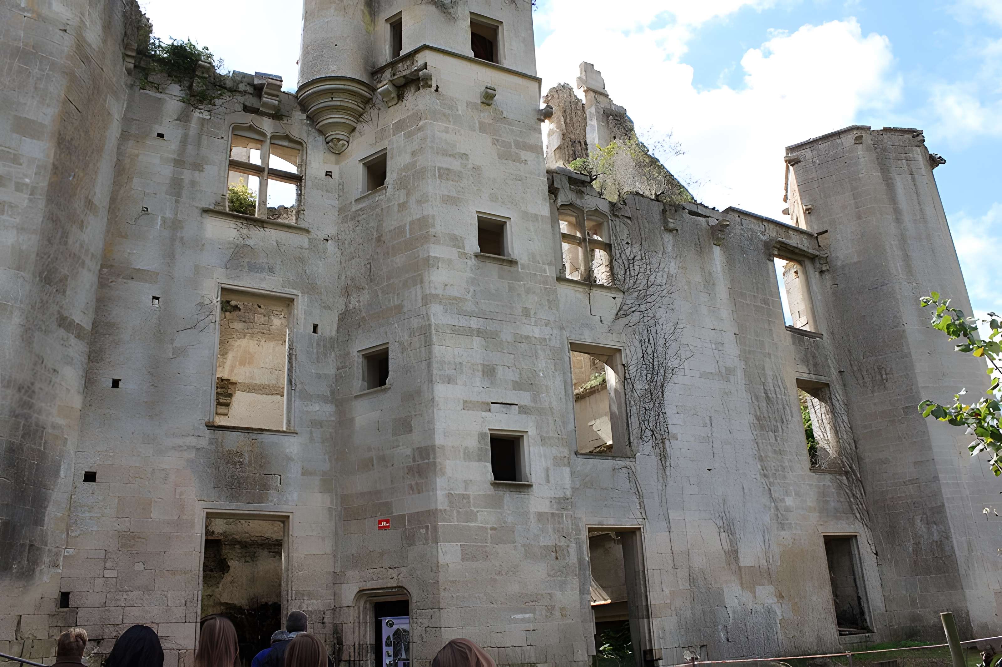 Château de Rochefort à Asnières-en-Montagne