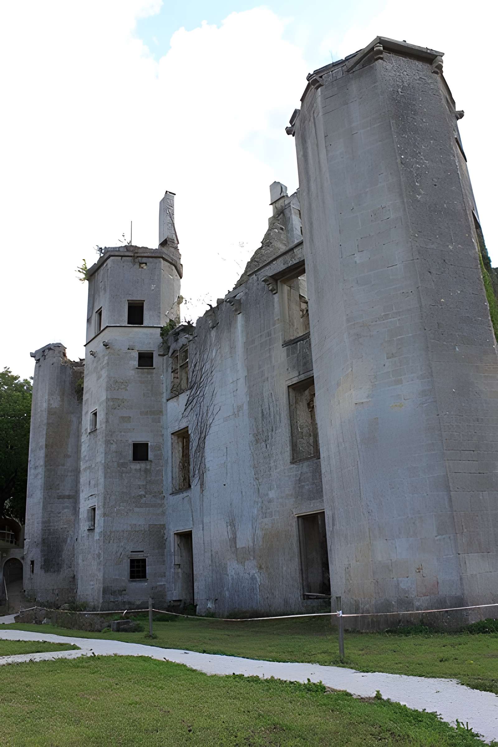 Château de Rochefort à Asnières-en-Montagne