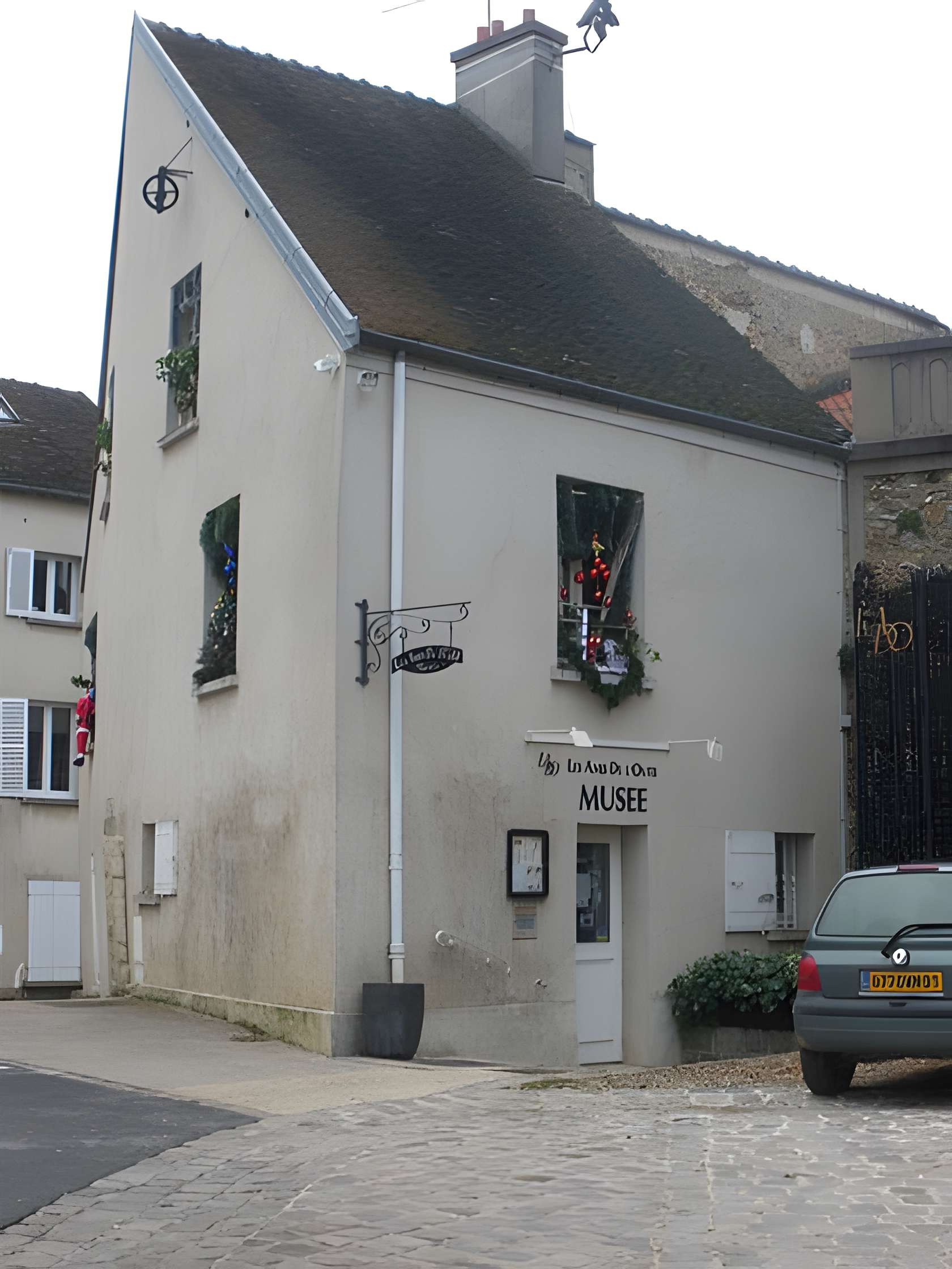 Musée de l'outil de Bièvres Façade du musée