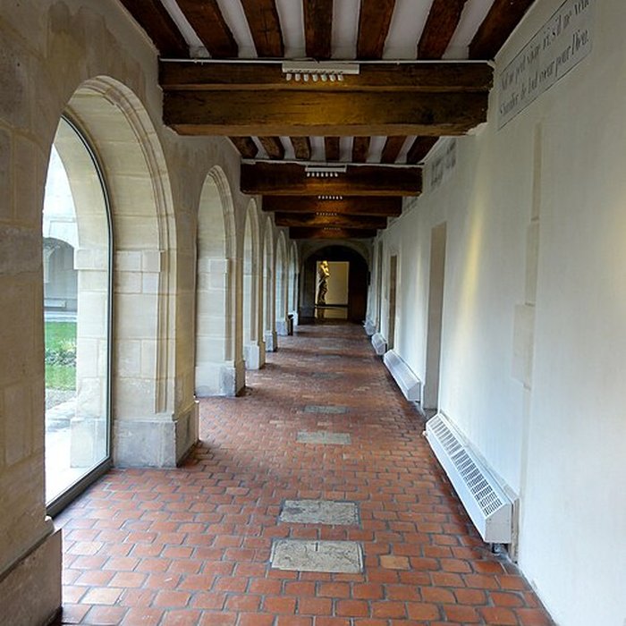 Photo de Musée dart et dhistoire de Saint-Denis