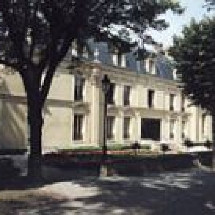 Photo de Villa Médicis : Carré Médicis à La Varenne Saint-Hilaire