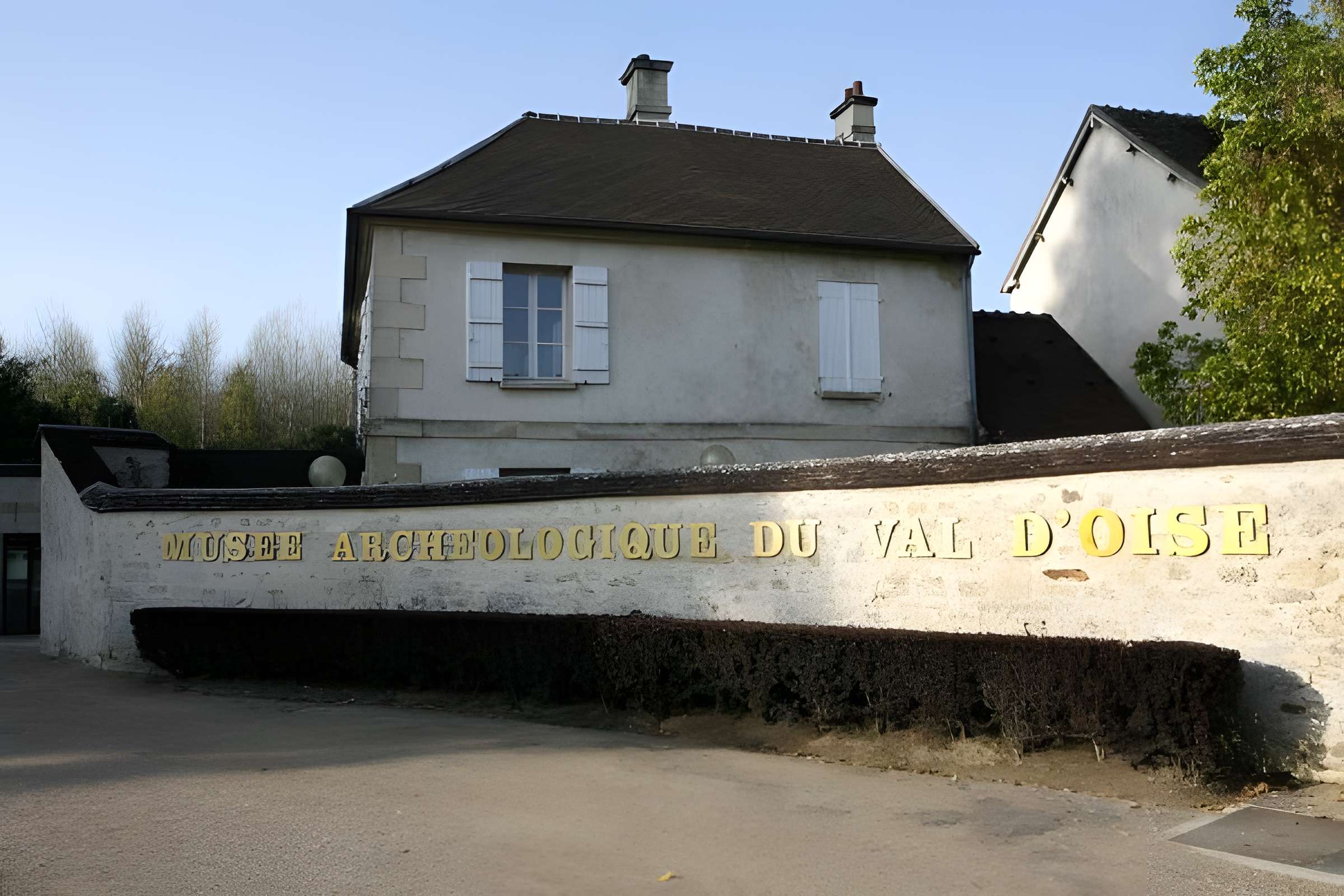 Musée archéologique départemental du Val-d'Oise entrée du musée