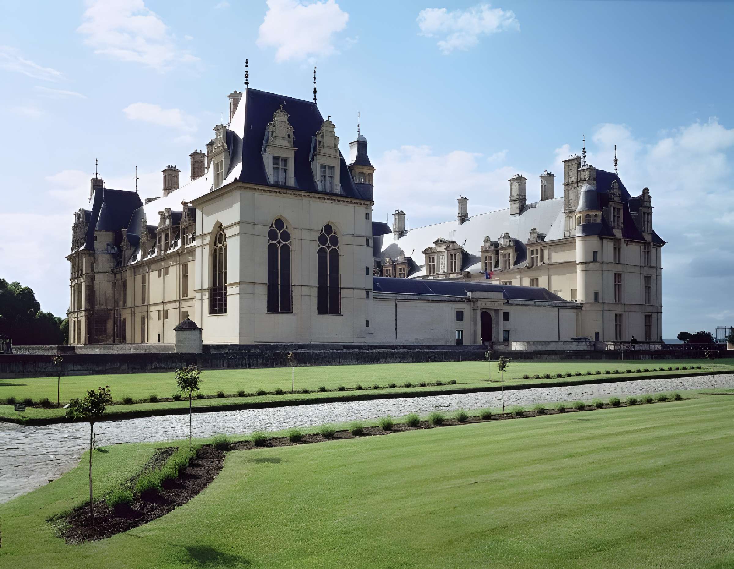Musée national de la Renaissance du Château d'Écouen Façade du château