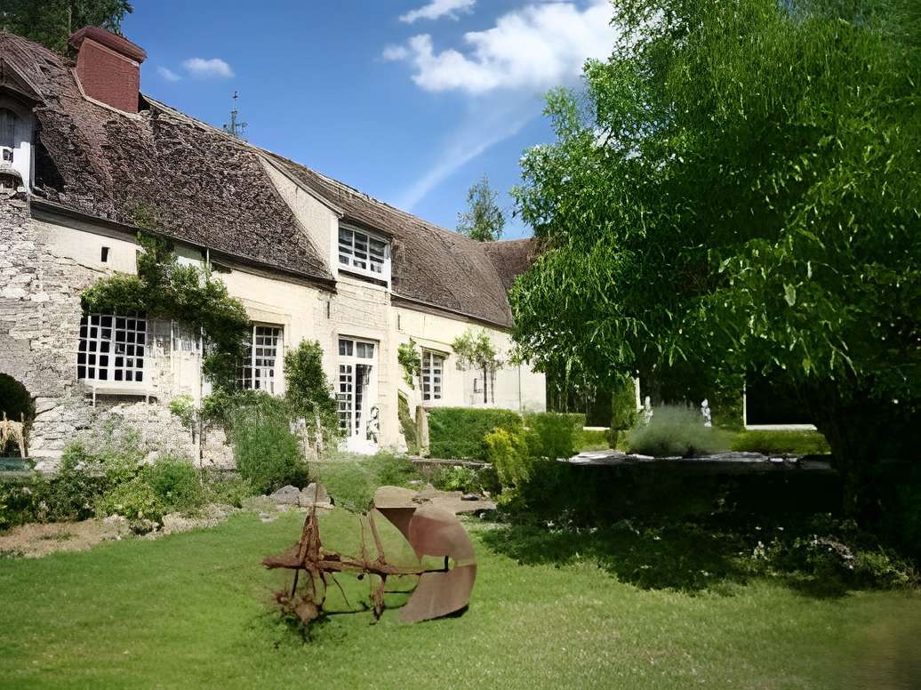 Musée international d'art naïf à Vicq extérieur du musée