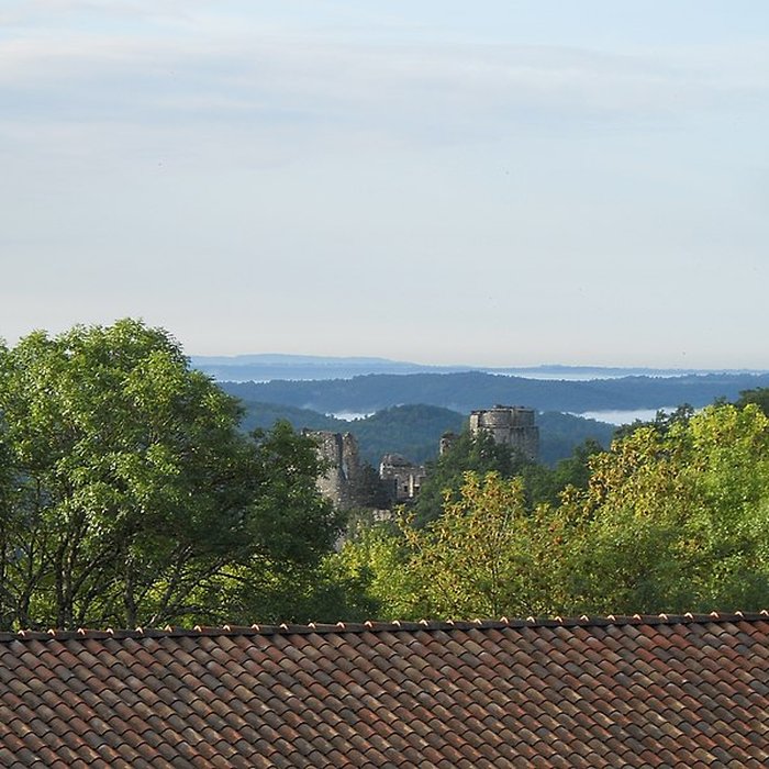 Photo de Château de Roussillon à Saint-Pierre-Lafeuille