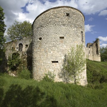 Château de Roussillon à Saint-Pierre-Lafeuille