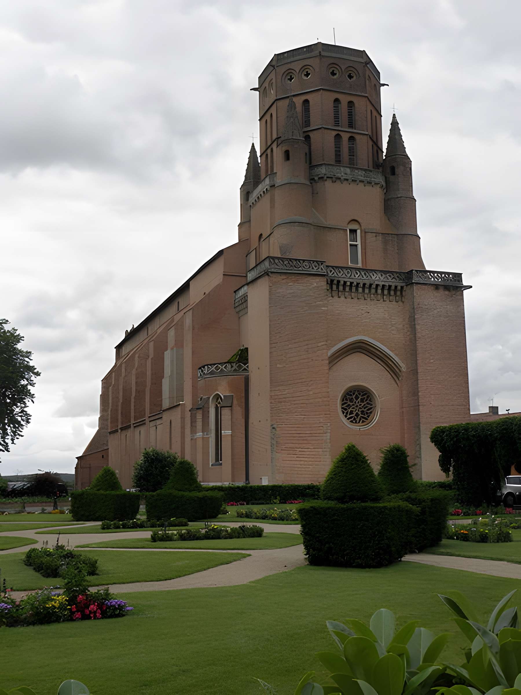 Cathédrale Saint-Alain de Lavaur 