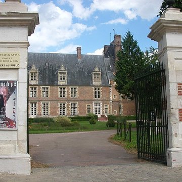 Château de Saint-Amand-en-Puisaye