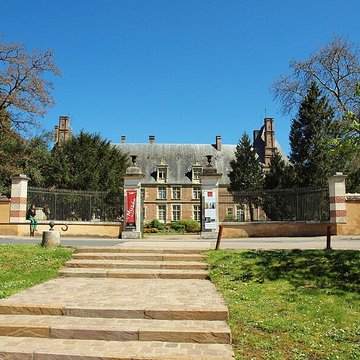 Château de Saint-Amand-en-Puisaye