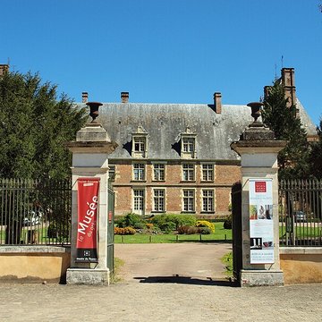 Château de Saint-Amand-en-Puisaye