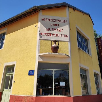 Château de Saint-Amand-en-Puisaye