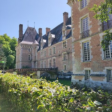 Château de Saint-Amand-en-Puisaye
