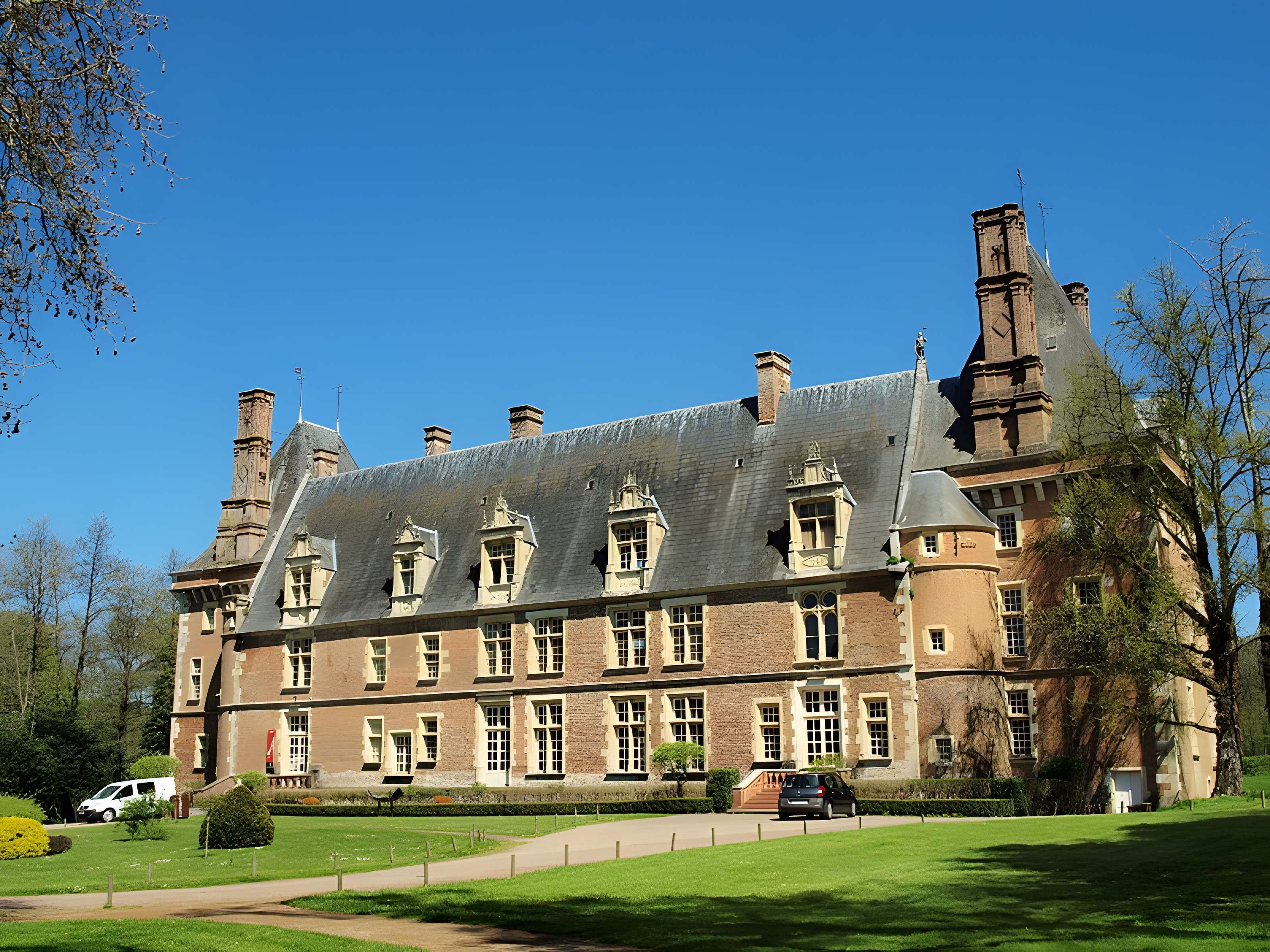 Château de Saint-Amand-en-Puisaye