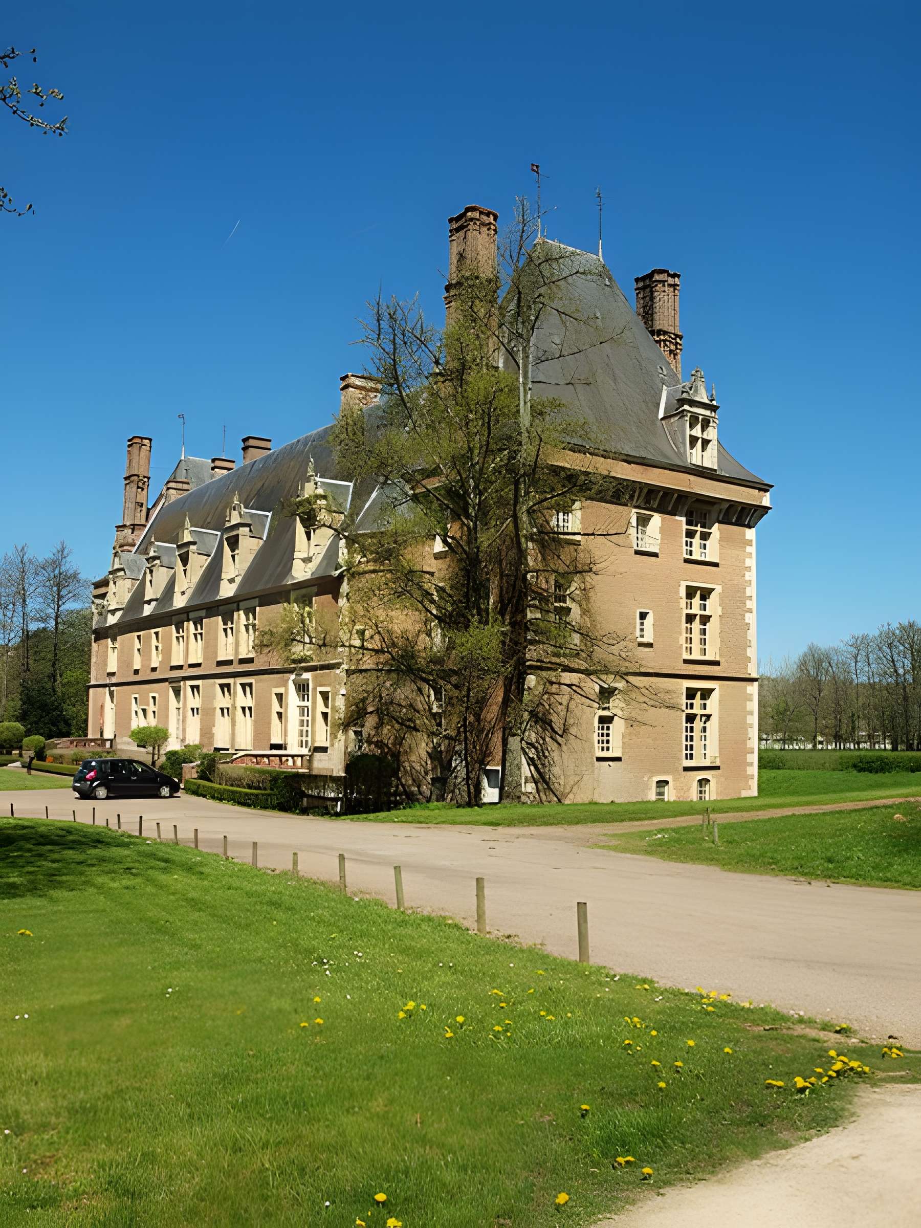 Château de Saint-Amand-en-Puisaye