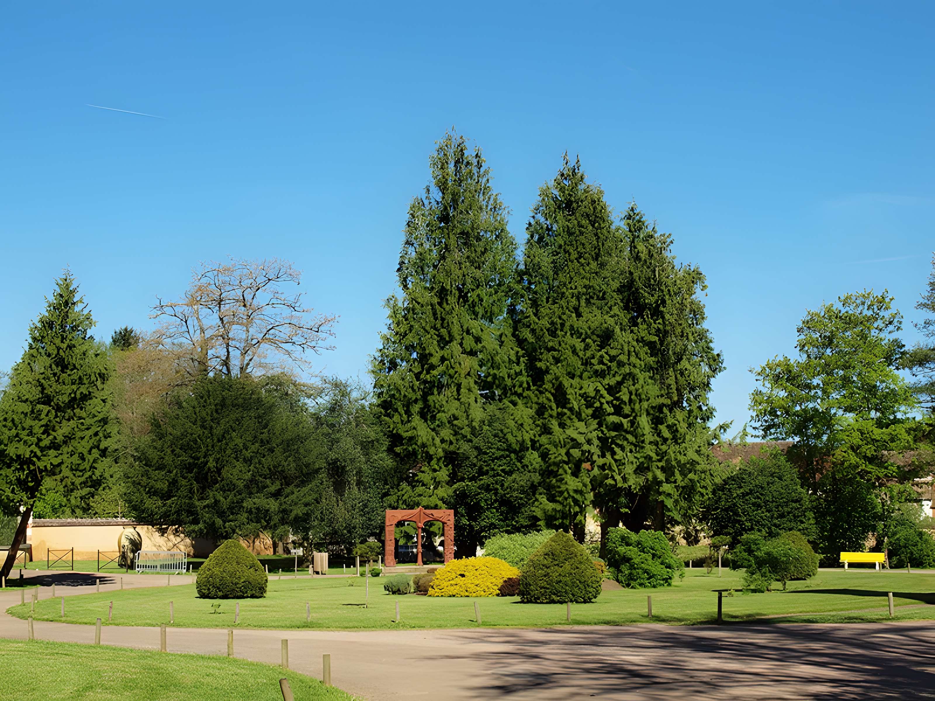 Château de Saint-Amand-en-Puisaye