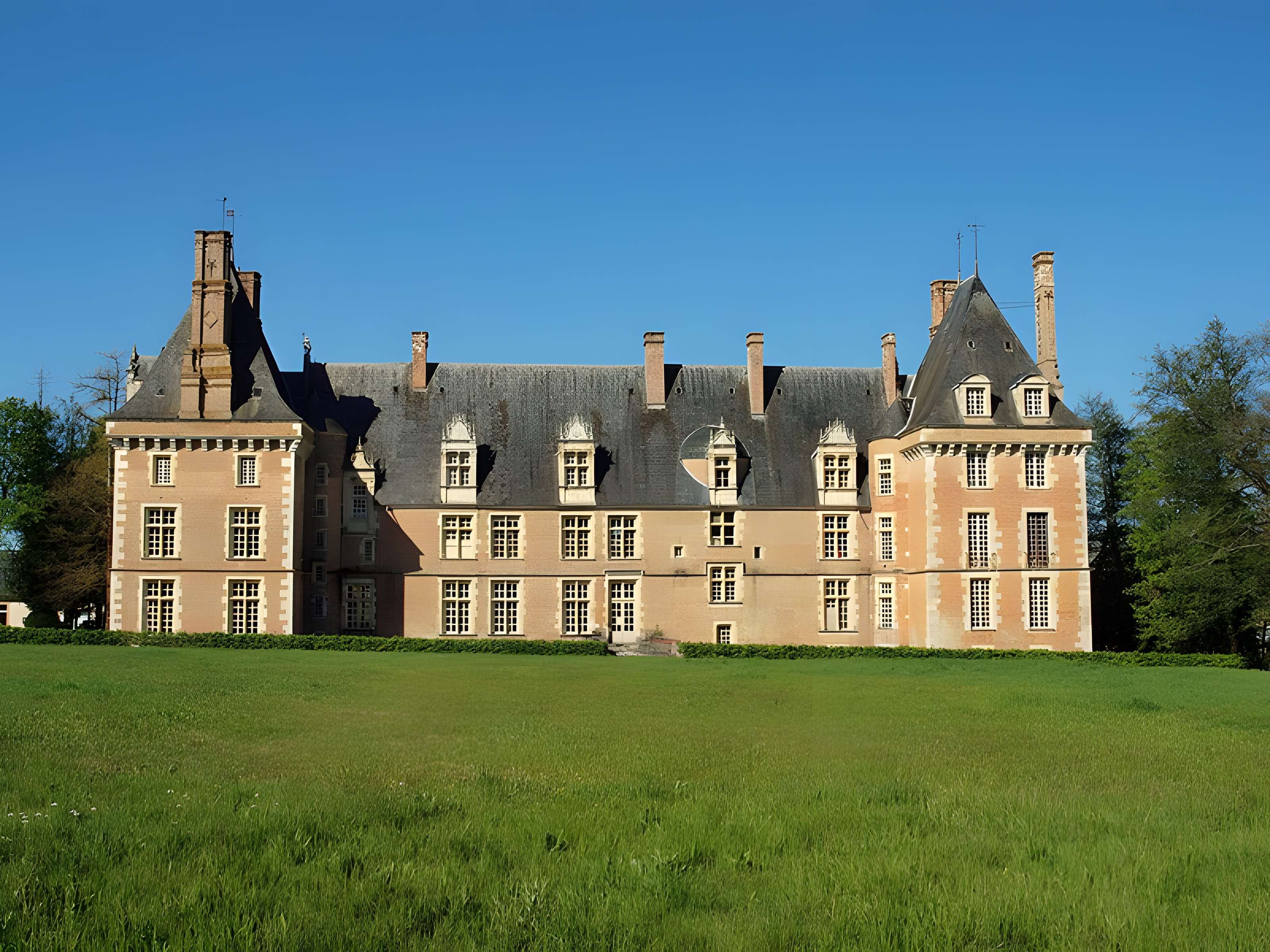 Château de Saint-Amand-en-Puisaye