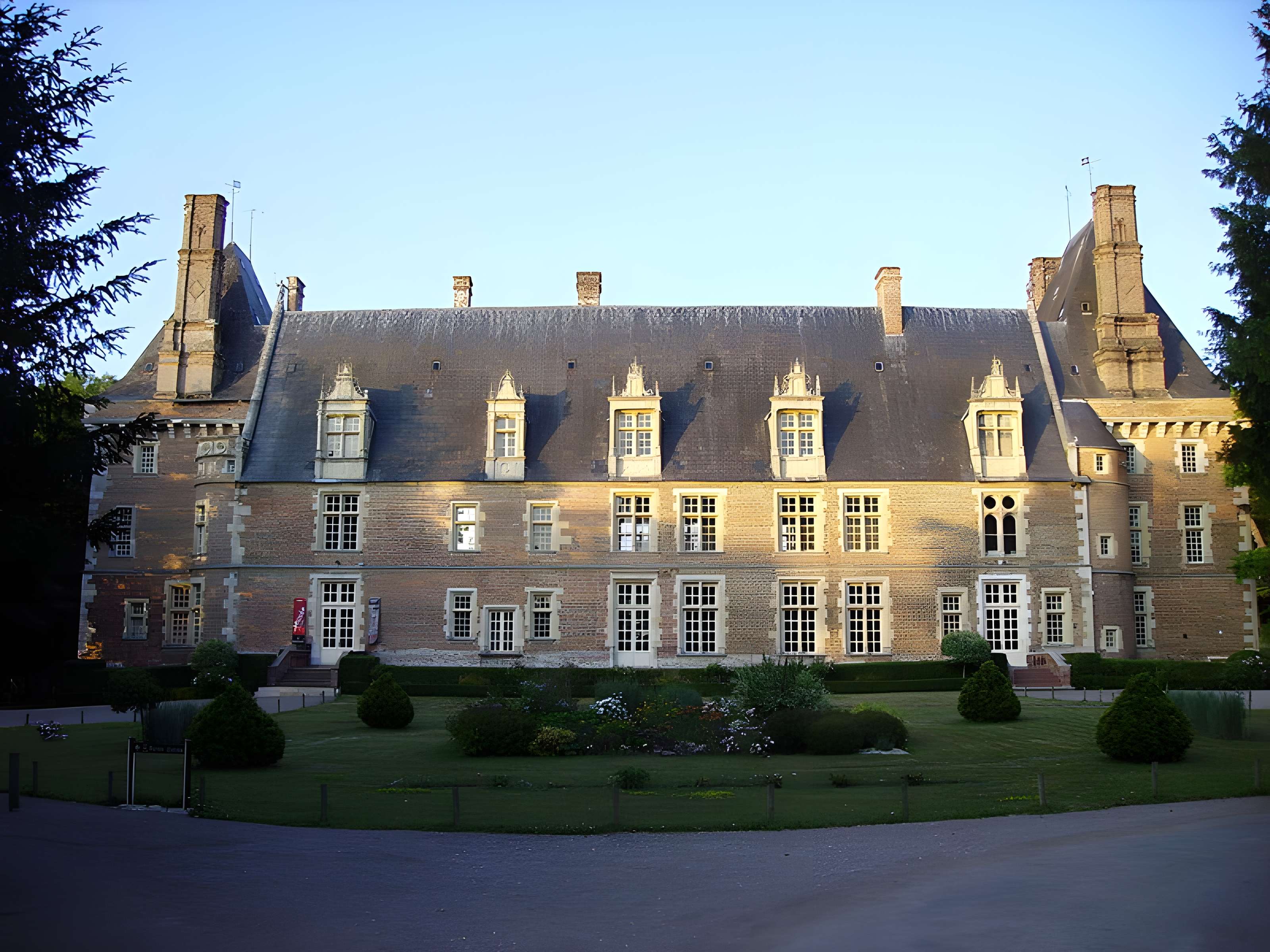 Château de Saint-Amand-en-Puisaye