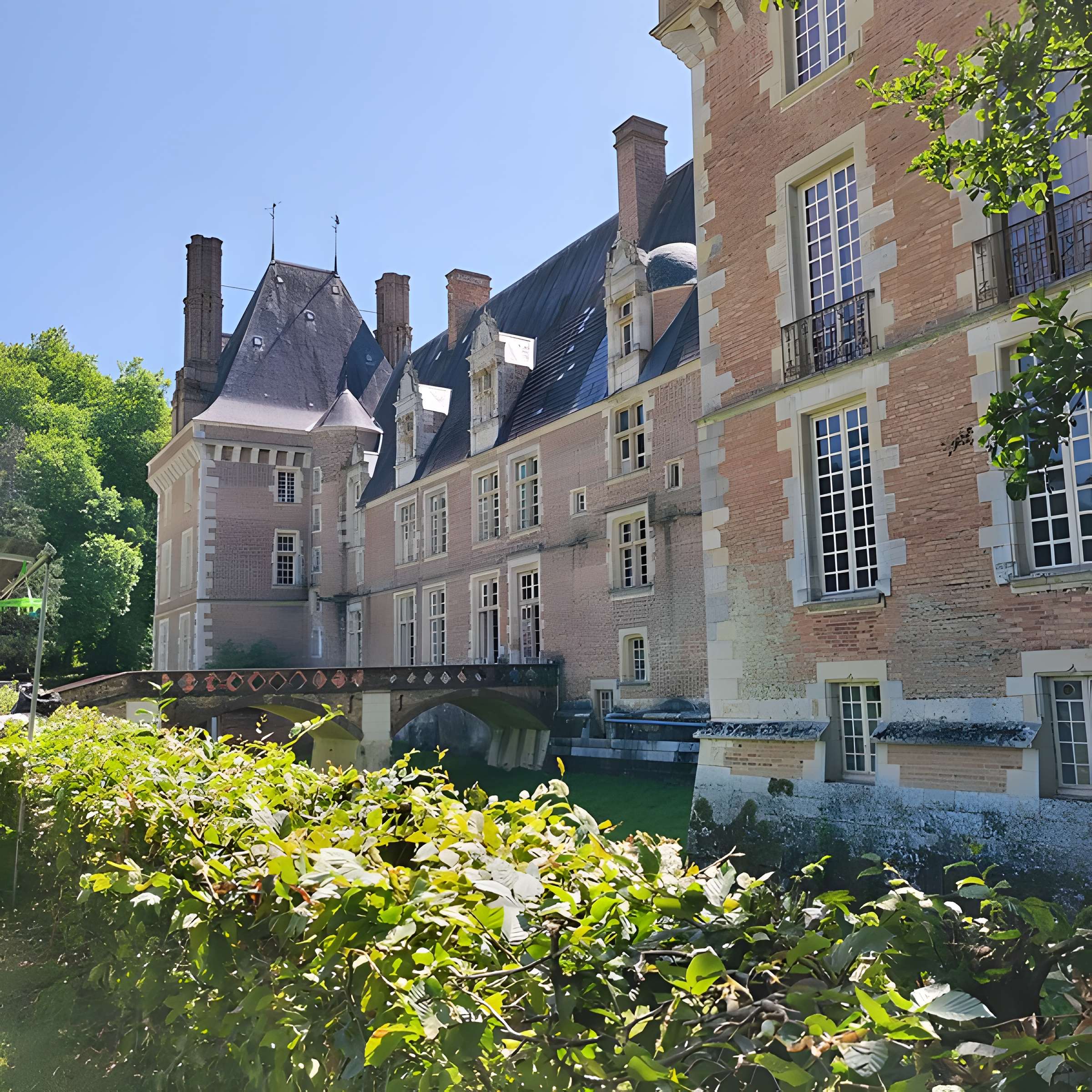 Château de Saint-Amand-en-Puisaye