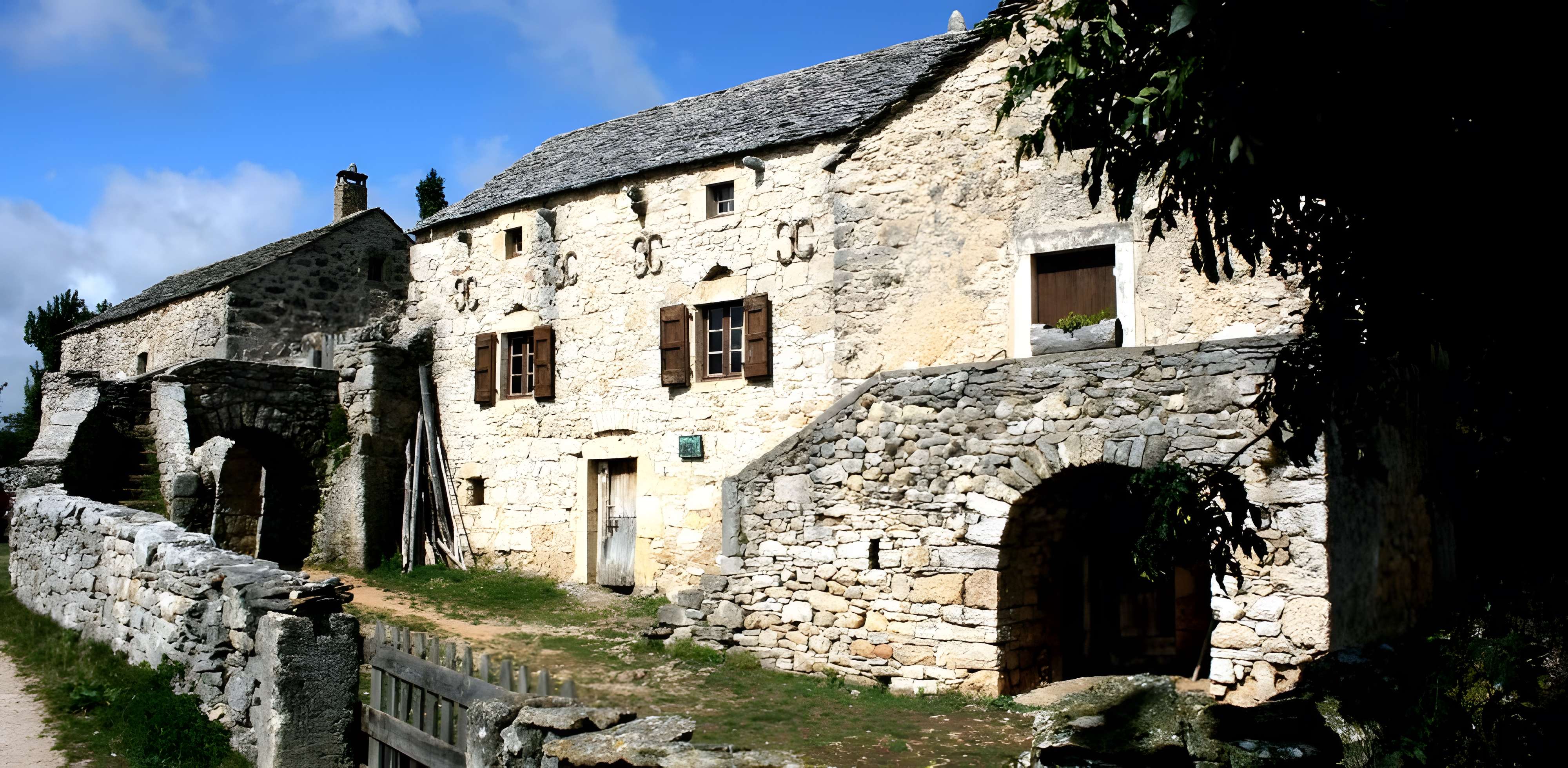 Ferme Caussenarde d'Autrefois à Hures-la-Parade 