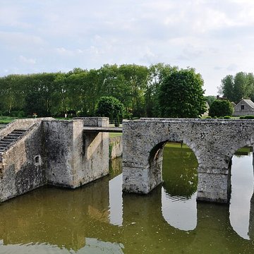 chateau de saint denis sur loire